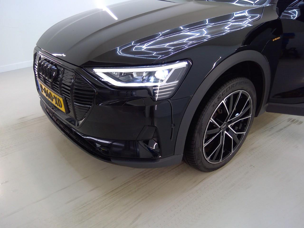 Foto 24 van Audi e-tron