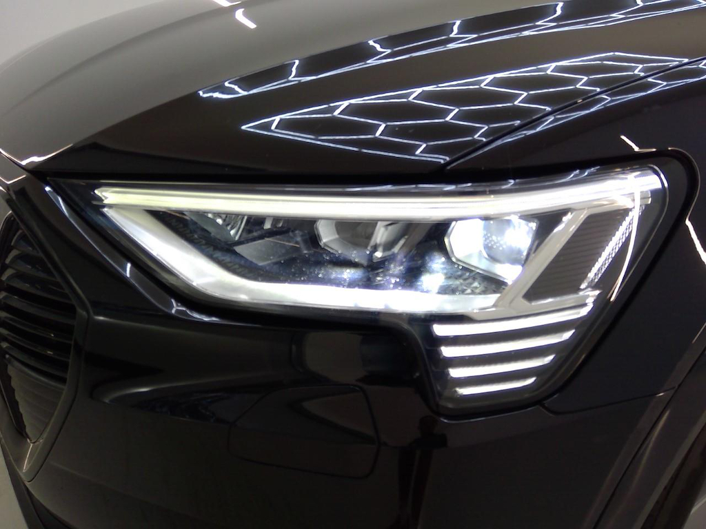 Foto 15 van Audi e-tron