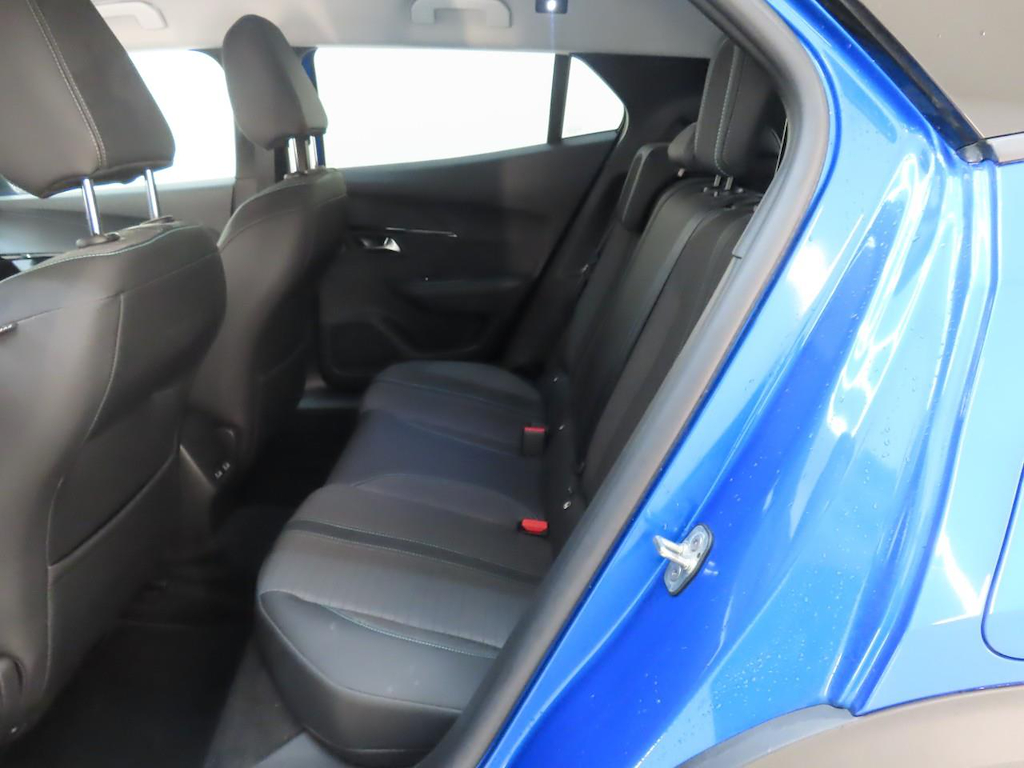 Foto 9 van Peugeot E-2008