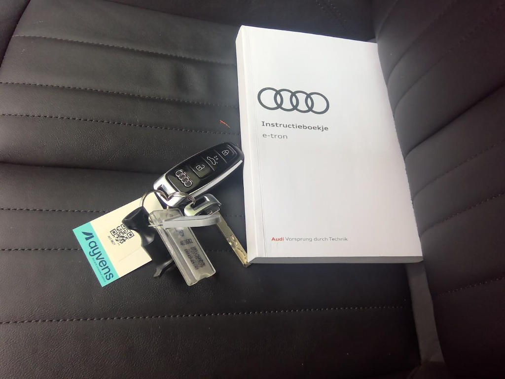 Foto 19 van Audi e-tron