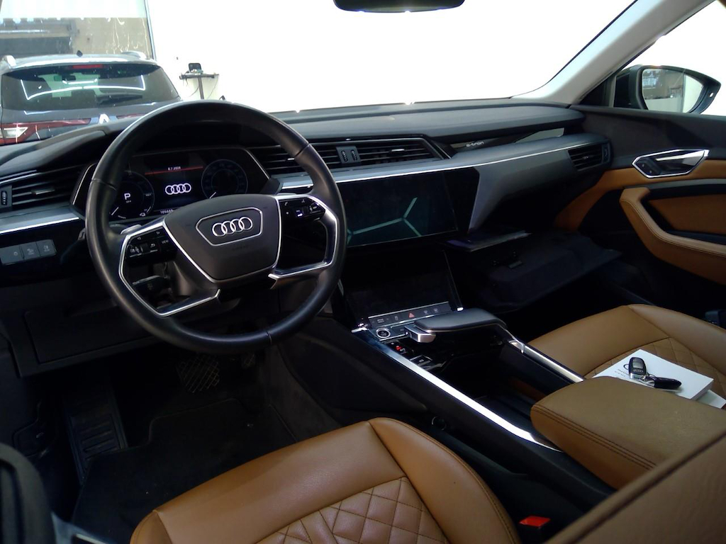 Foto 10 van Audi e-tron