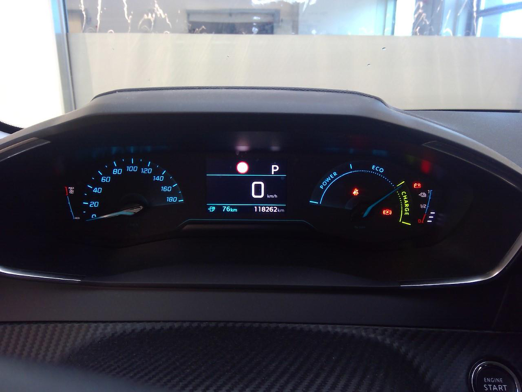 Foto 4 van Peugeot E-208