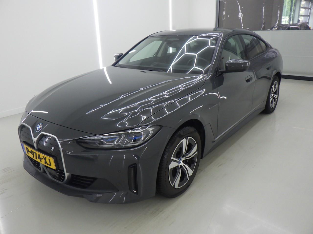 Foto 2 van BMW i4