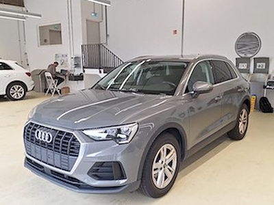 Kaufe AUDI Q3 35TDI S-TRONIC BUSINESS EDI bei Ayvens Carmarket