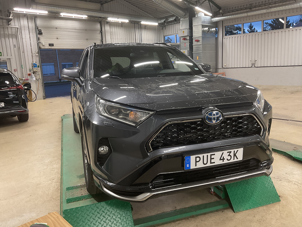 Toyota RAV4 Plug-in 306hk AWD X-Edition Drag