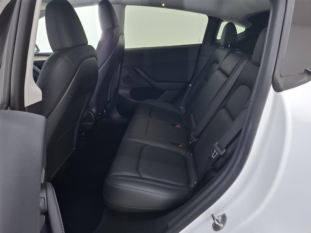 Foto 9 van Tesla Model Y