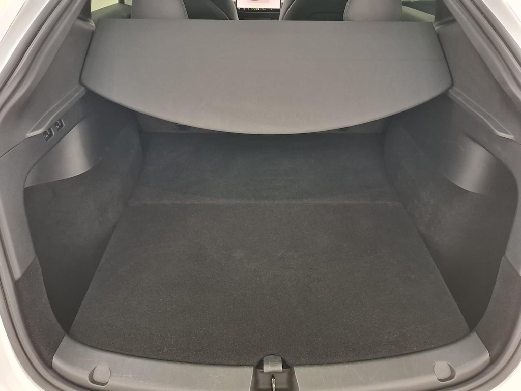Foto 10 van Tesla Model Y