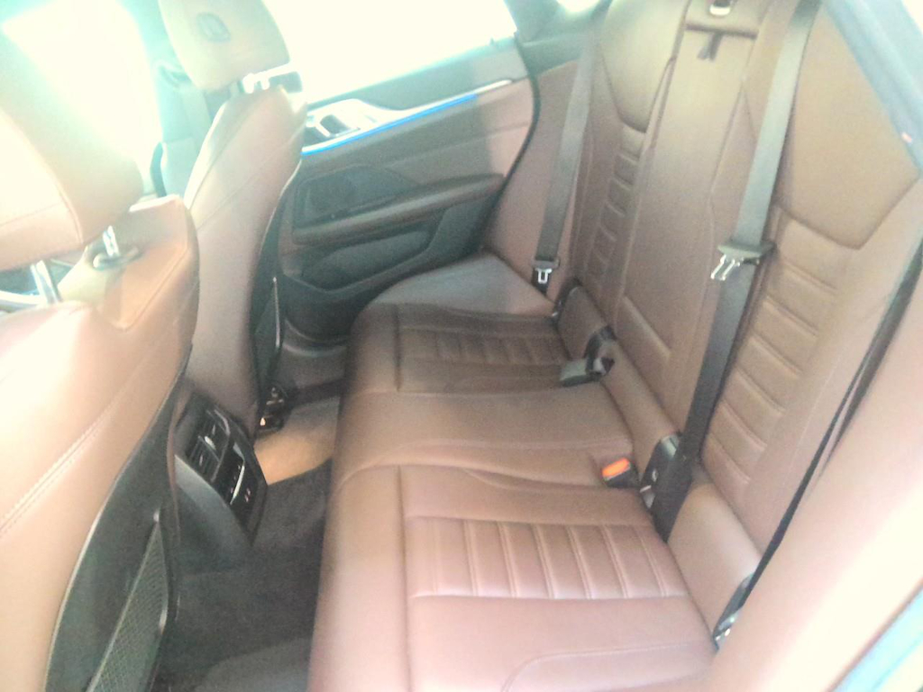 Foto 26 van BMW i4