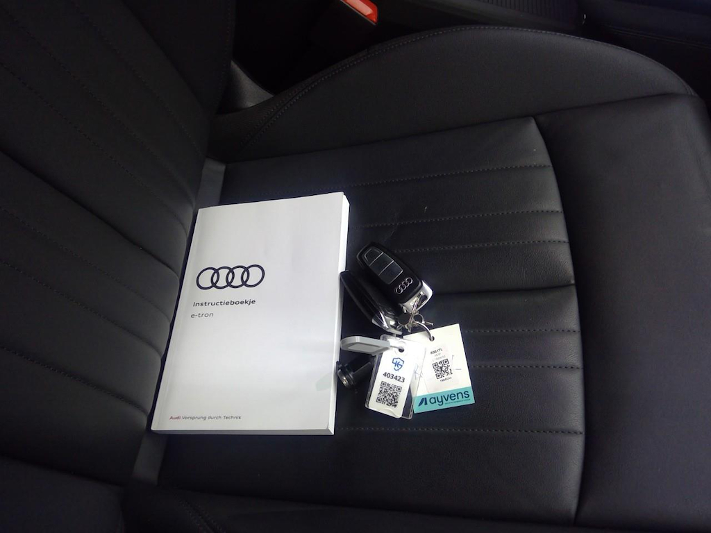 Foto 17 van Audi e-tron