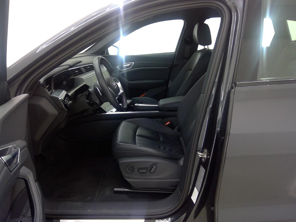 Foto 6 van Audi e-tron
