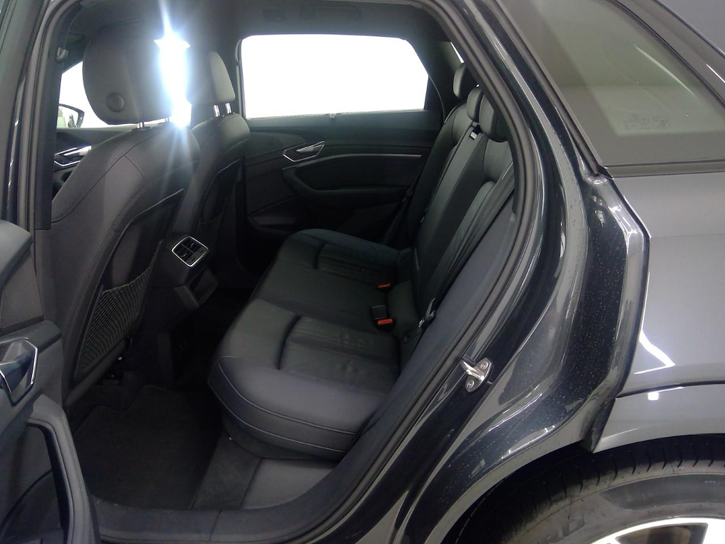 Foto 7 van Audi e-tron
