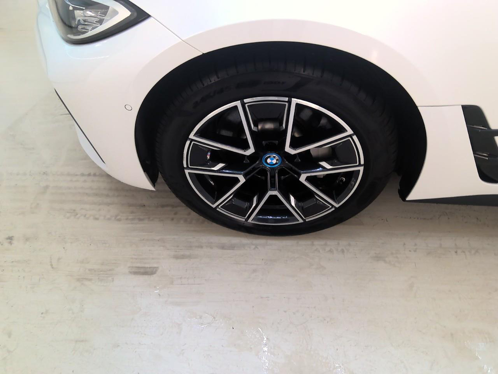 Foto 22 van BMW i4