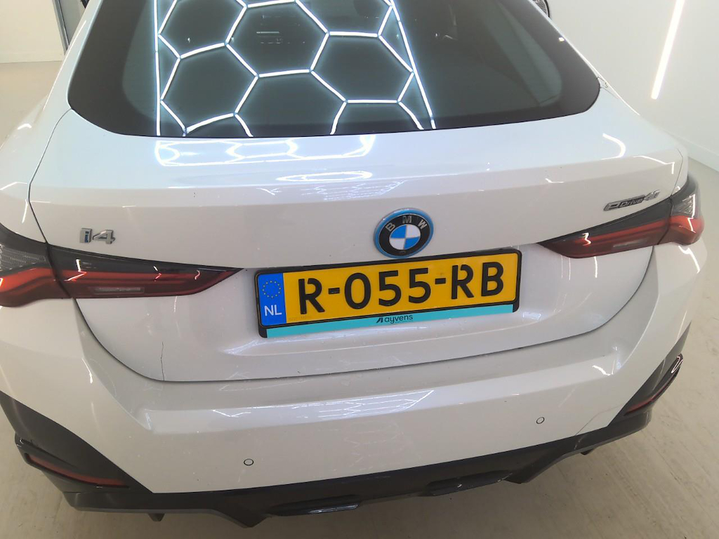 Foto 25 van BMW i4