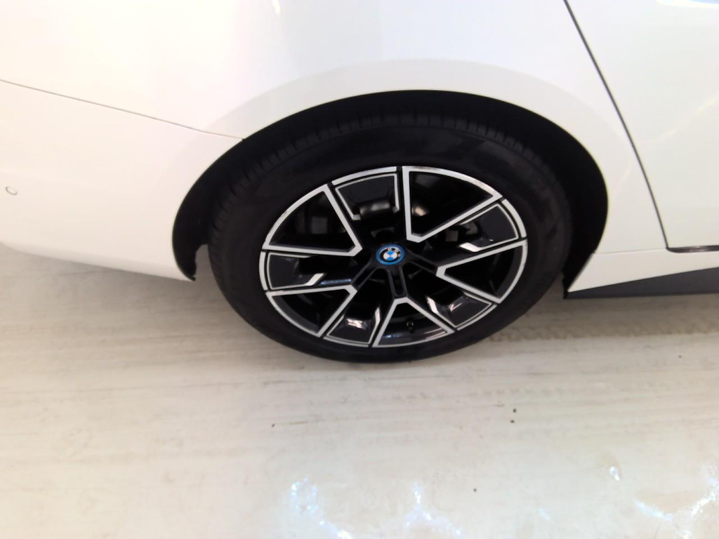 Foto 26 van BMW i4
