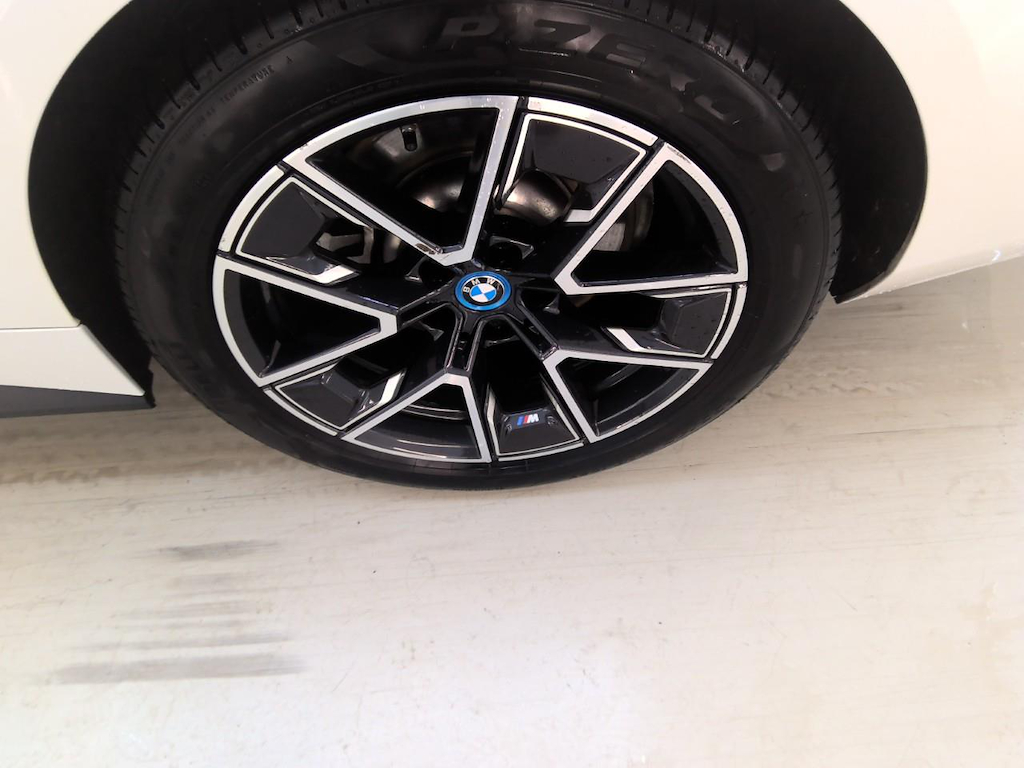 Foto 7 van BMW i4