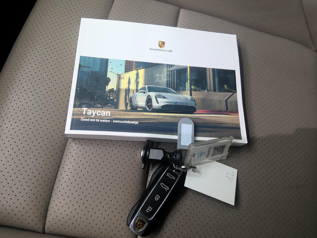 Foto 22 van Porsche Taycan