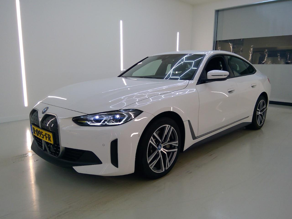 Foto 2 van BMW i4