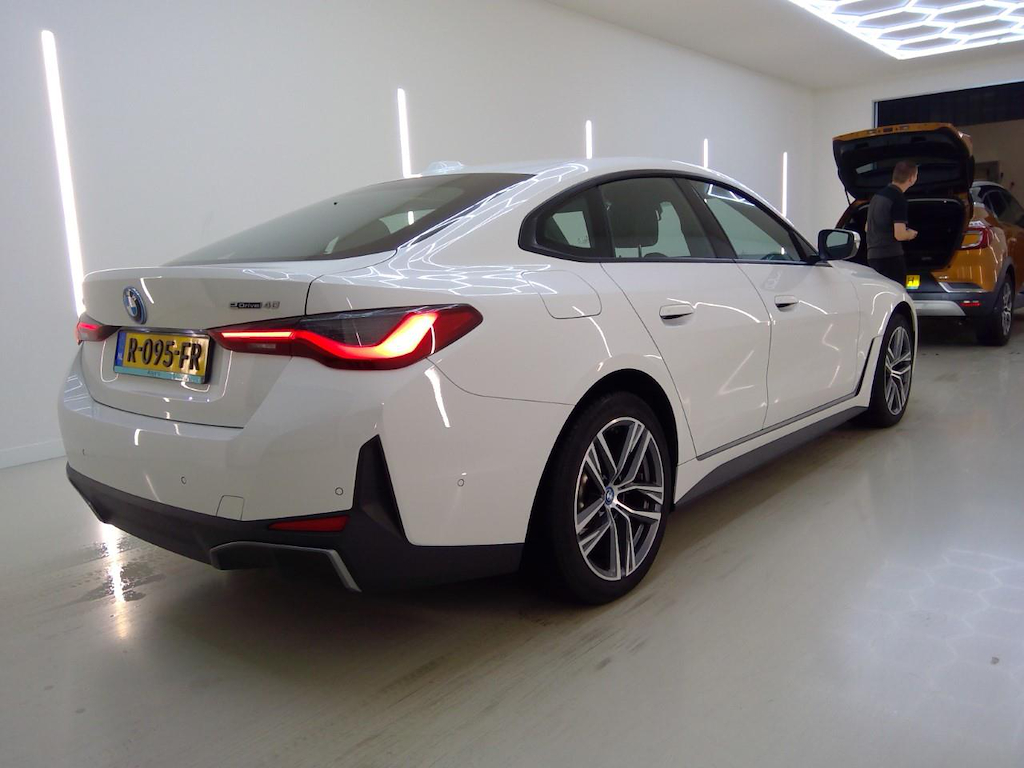 Foto 3 van BMW i4