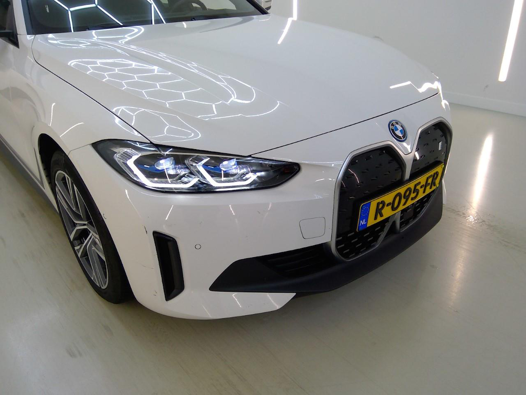 Foto 25 van BMW i4
