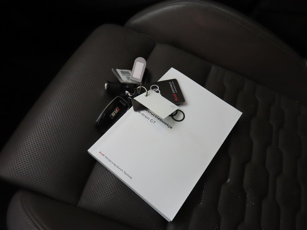 Foto 22 van Audi e-tron GT