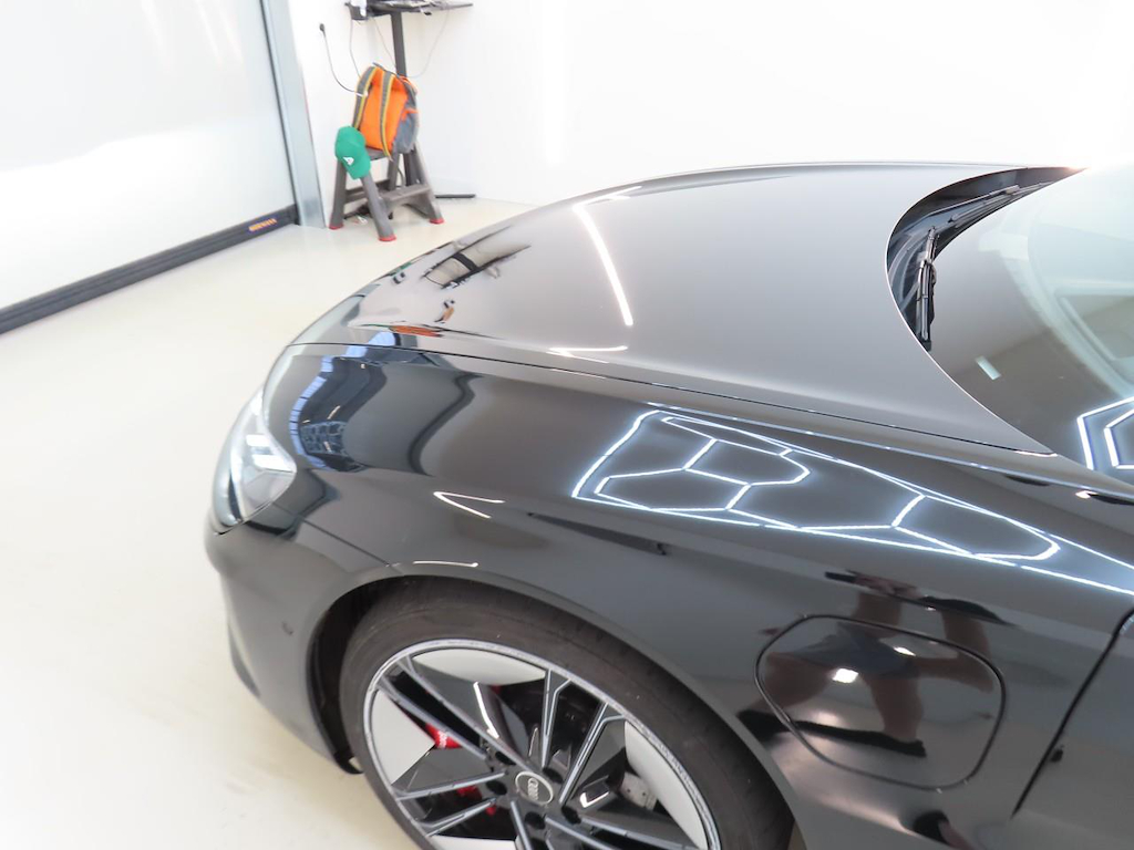 Foto 30 van Audi e-tron GT
