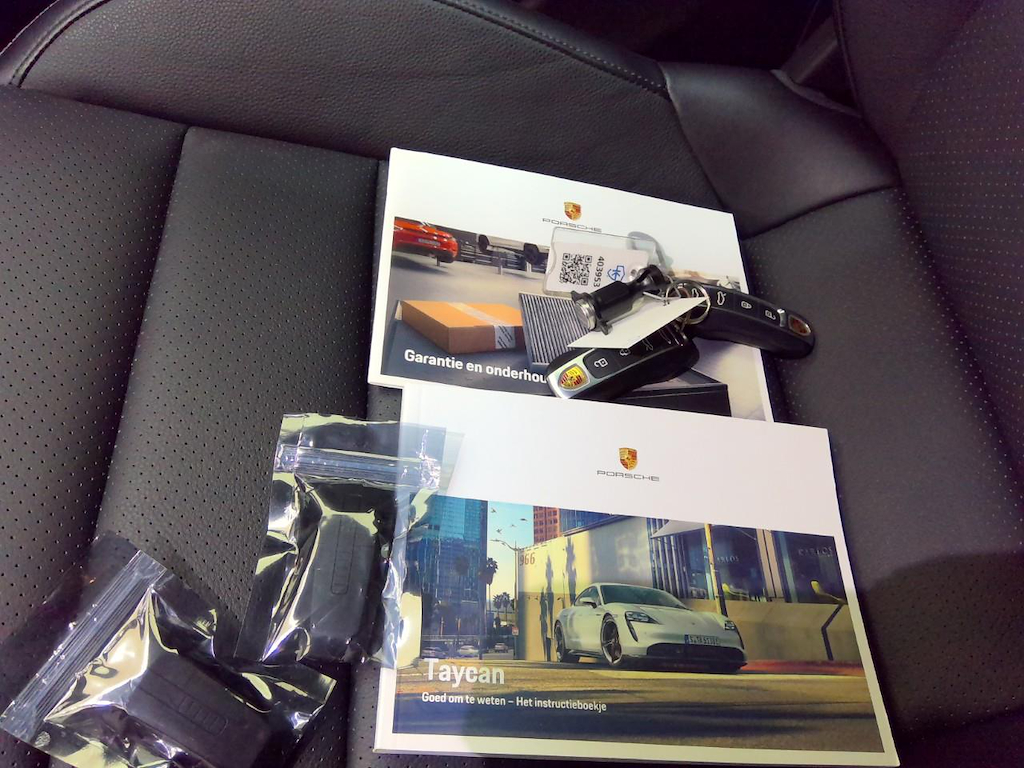 Foto 17 van Porsche Taycan