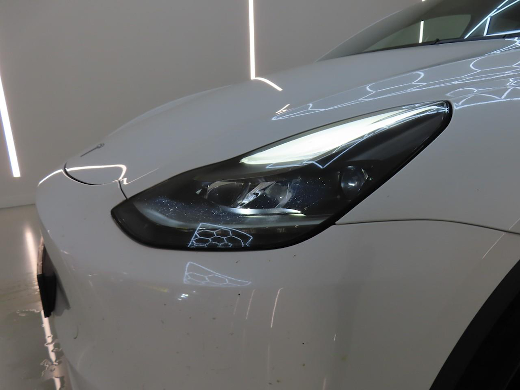 Foto 22 van Tesla Model Y