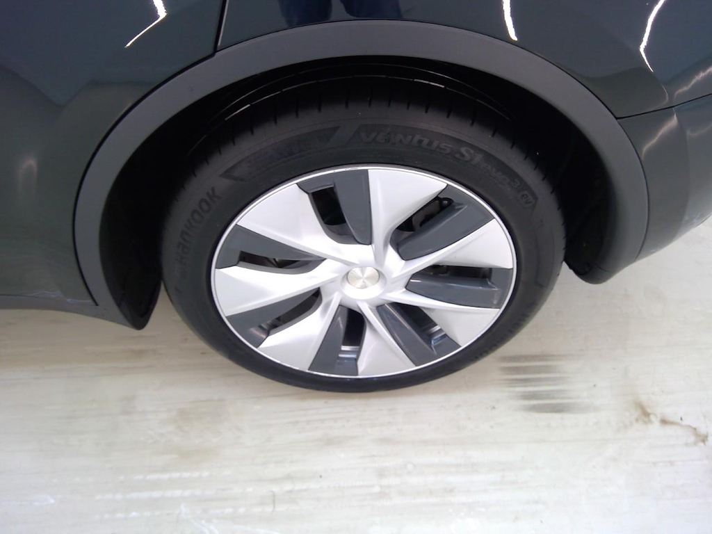 Foto 12 van Tesla Model Y