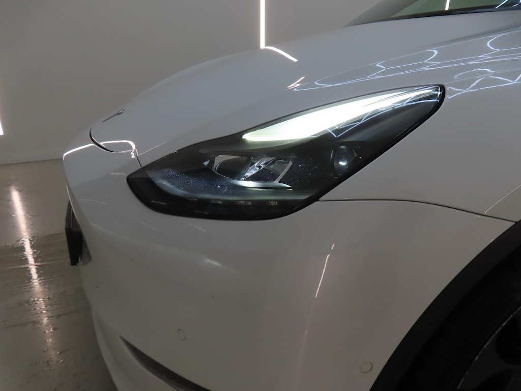 Foto 19 van Tesla Model Y