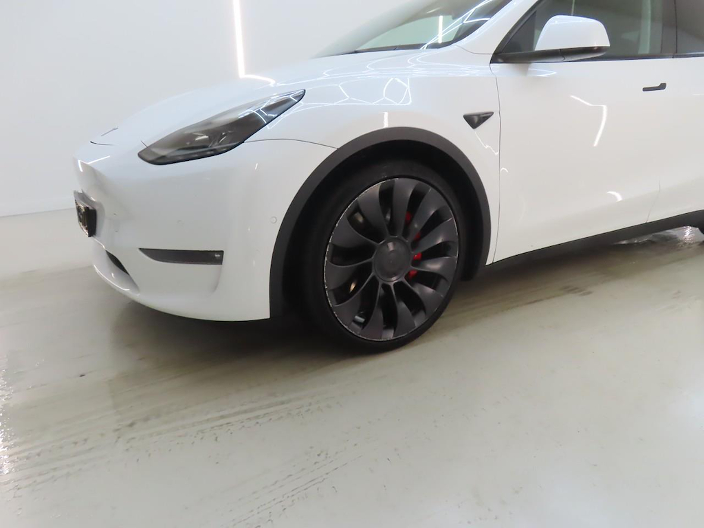Foto 26 van Tesla Model Y