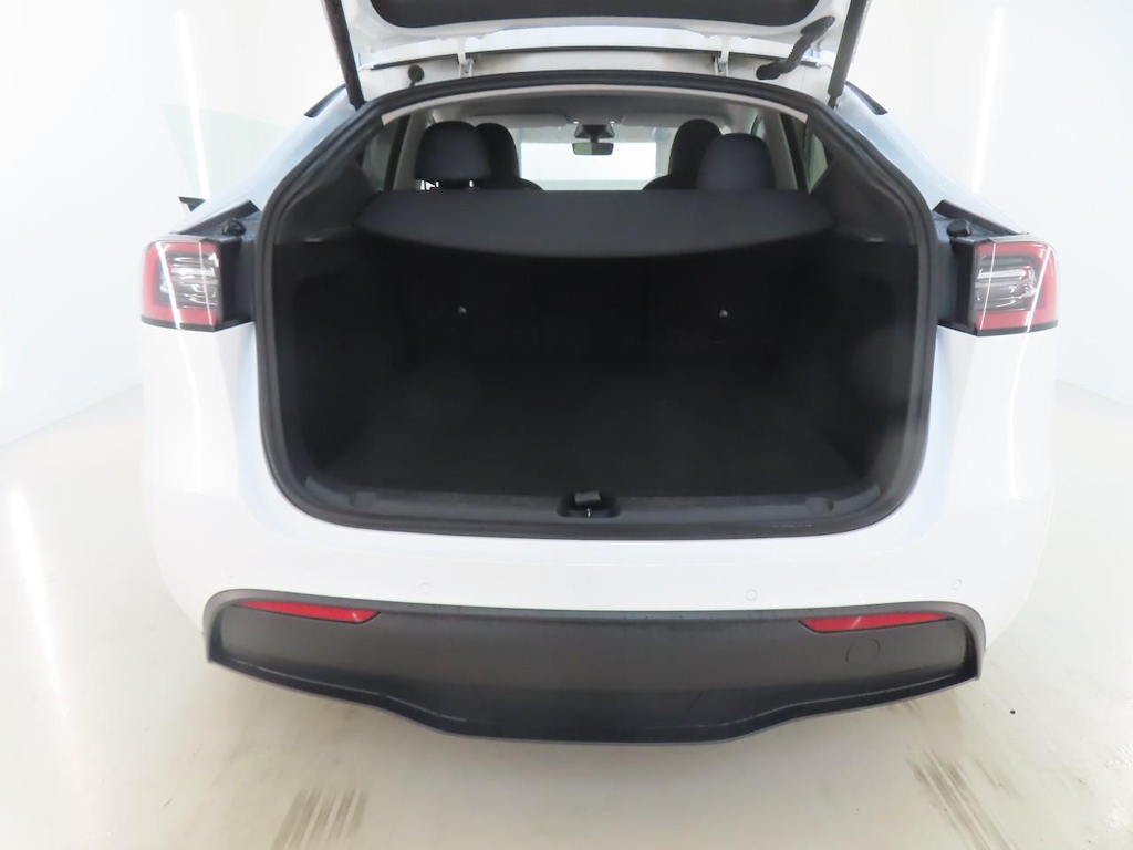 Foto 10 van Tesla Model Y