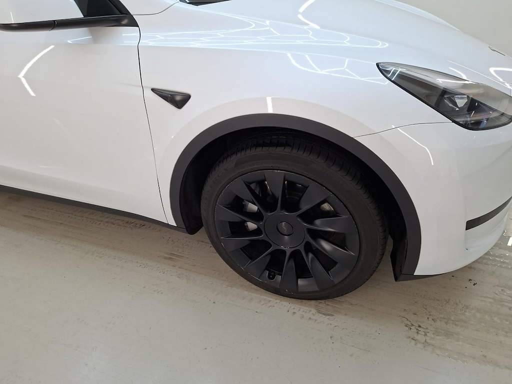Foto 22 van Tesla Model Y