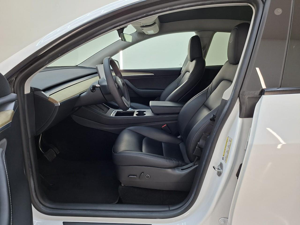 Foto 8 van Tesla Model Y