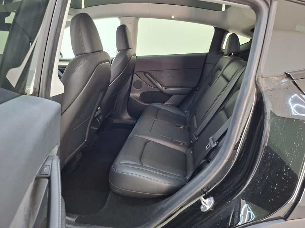 Foto 4 van Tesla Model Y
