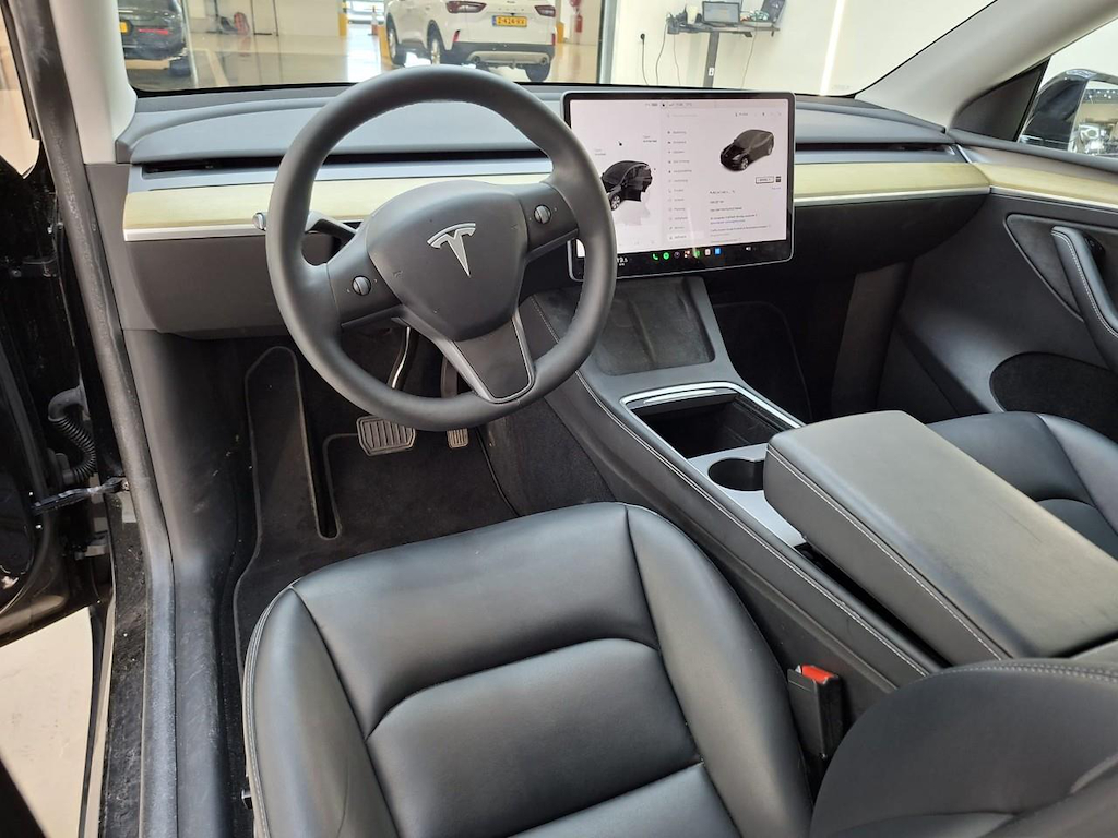 Foto 6 van Tesla Model Y