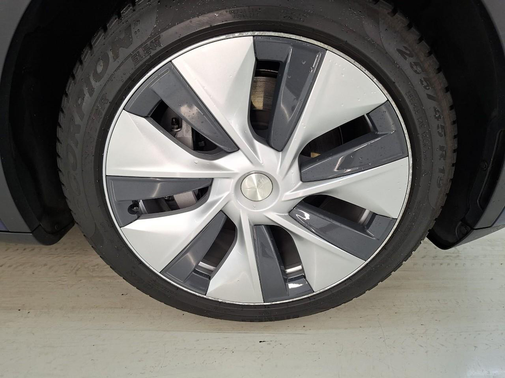 Foto 10 van Tesla Model Y
