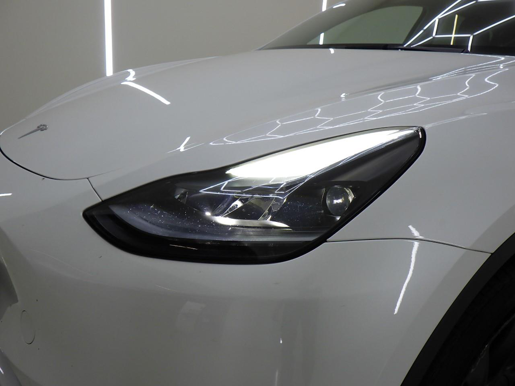 Foto 26 van Tesla Model Y