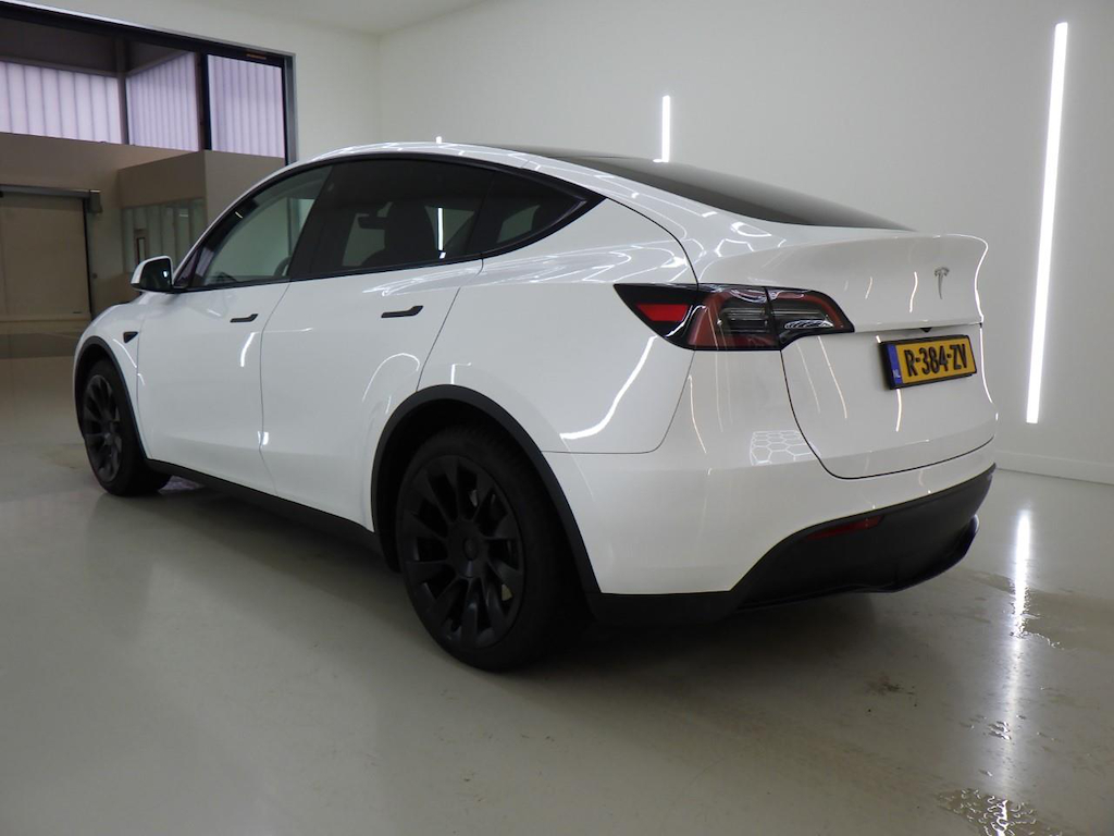Foto 6 van Tesla Model Y