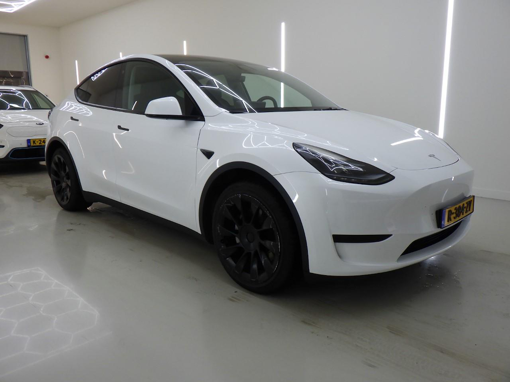 Foto 7 van Tesla Model Y