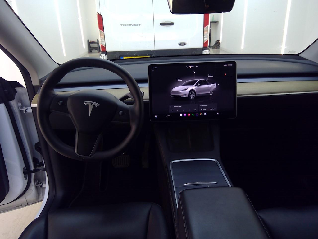 Foto 17 van Tesla Model Y