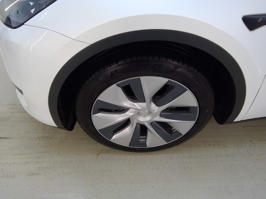 Foto 41 van Tesla Model Y