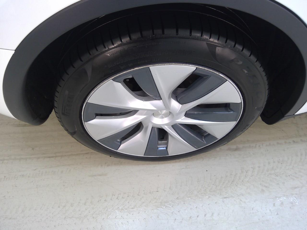 Foto 42 van Tesla Model Y