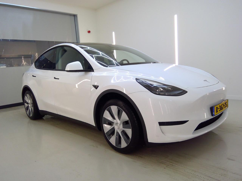 Foto 10 van Tesla Model Y