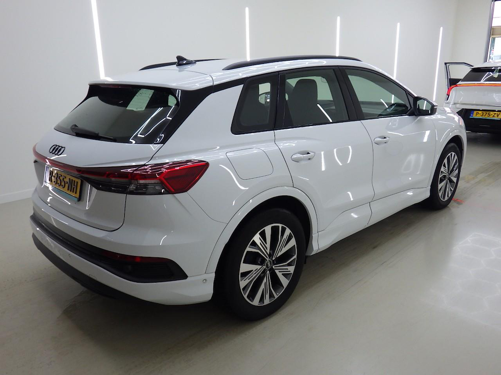 Photo 4 of Audi Q4 e-tron