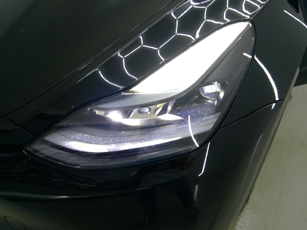 Foto 17 van Tesla Model Y