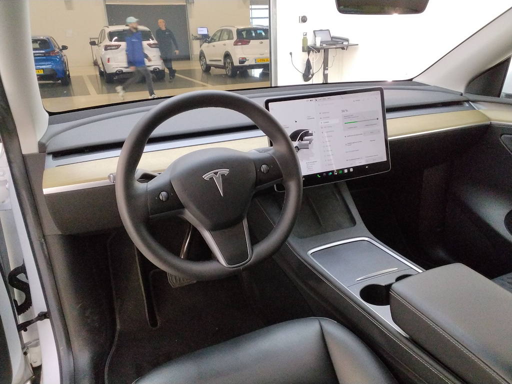 Foto 10 van Tesla Model Y