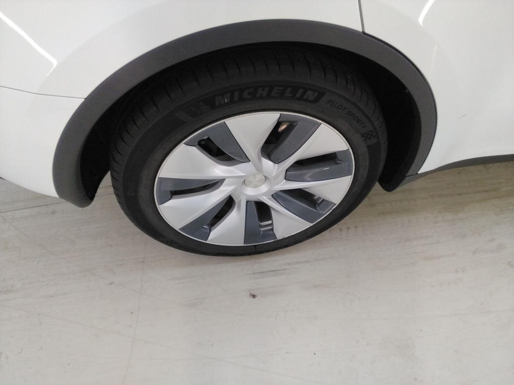 Foto 23 van Tesla Model Y