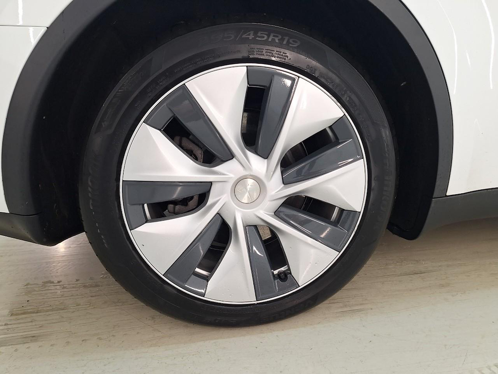 Foto 12 van Tesla Model Y
