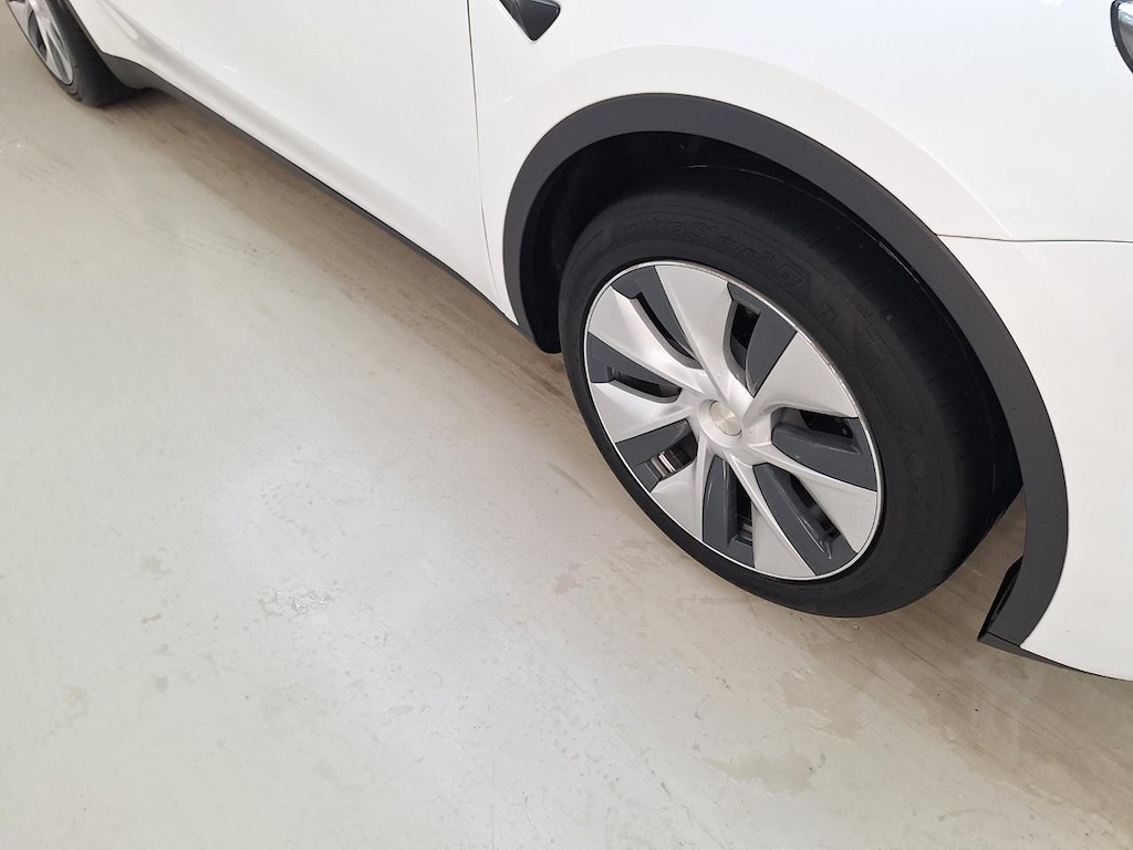 Foto 27 van Tesla Model Y