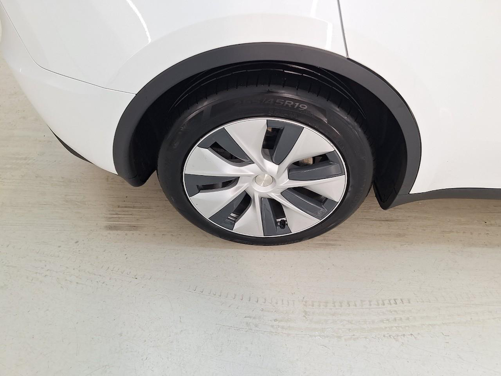 Foto 28 van Tesla Model Y